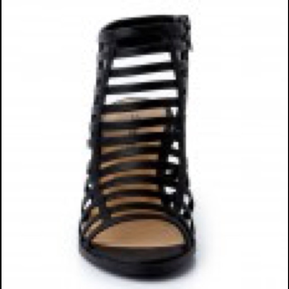 NIB Black Caged Block Heels Sz 7 - Picture 3 of 4